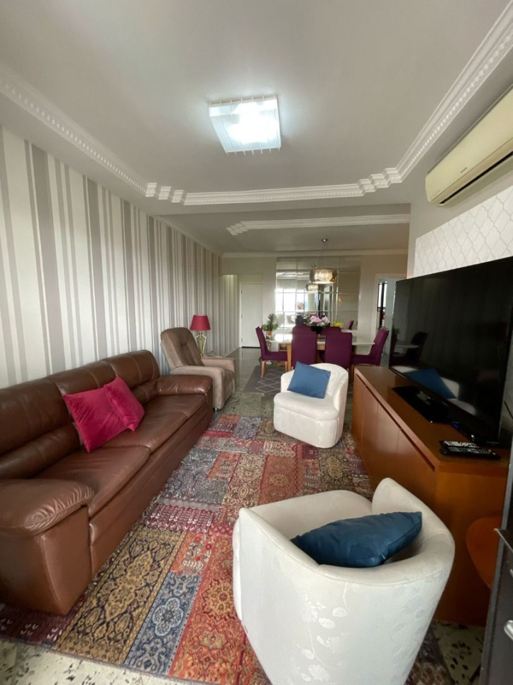 Apartamento à venda com 3 quartos, 134m² - Foto 8