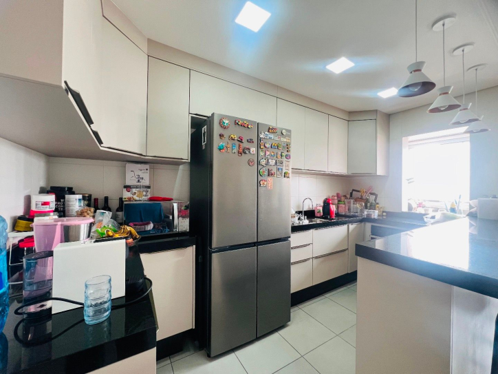 Apartamento à venda com 3 quartos, 75m² - Foto 1