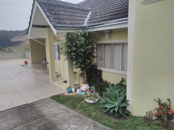 Casa à venda com 4 quartos, 381m² - Foto 1