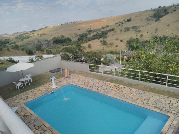 Casa à venda com 4 quartos, 381m² - Foto 2