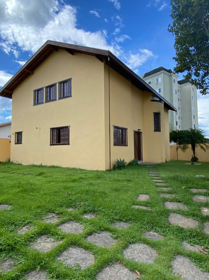 Sobrado, 5 quartos, 237 m² - Foto 1