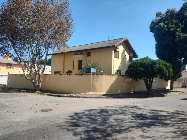 Sobrado, 5 quartos, 237 m² - Foto 2