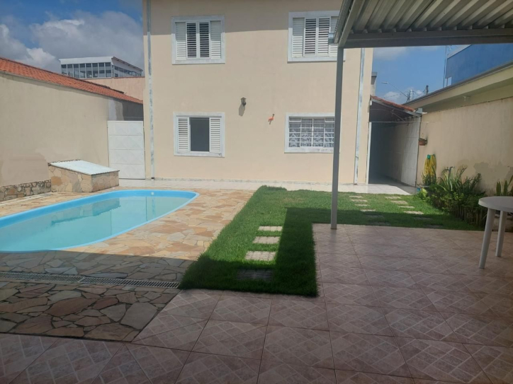 Sobrado, 4 quartos, 385 m² - Foto 1