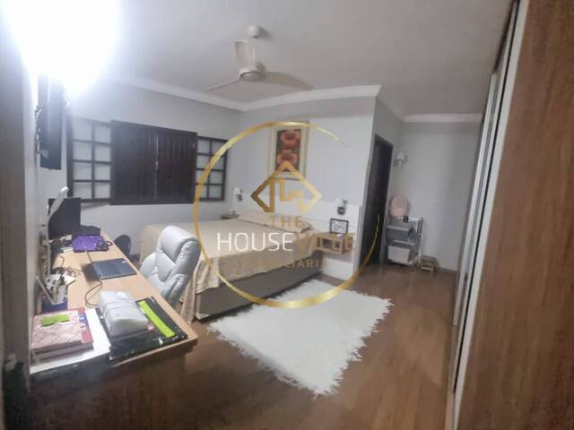 Casa para Venda em São José dos Campos - 2