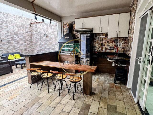 Casa para Venda em São José dos Campos - 2