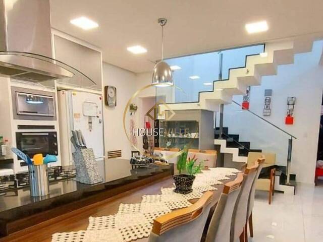 Casa para Venda em São José dos Campos - 4