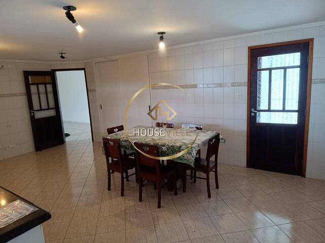 Casa para Venda em São José dos Campos - 4