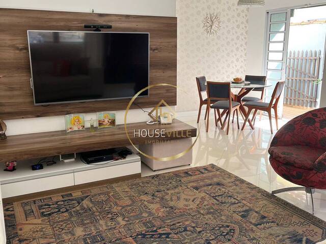 Casa para Venda em São José dos Campos - 2