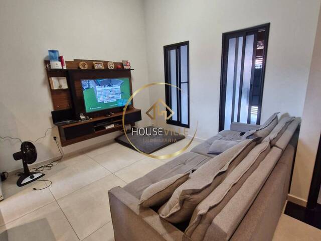 Casa para Venda em São José dos Campos - 2