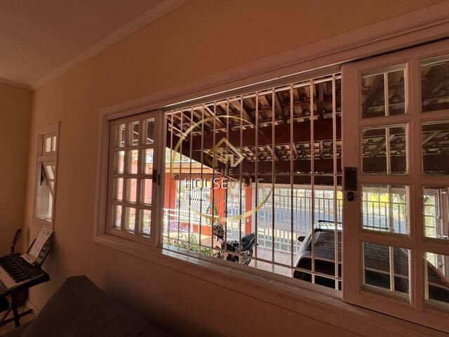 Casa para Venda em São José dos Campos - 4