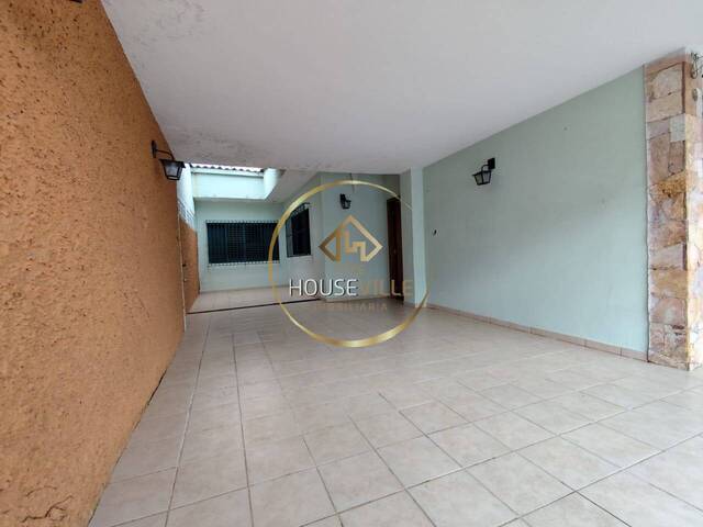 Casa para Venda em São José dos Campos - 2