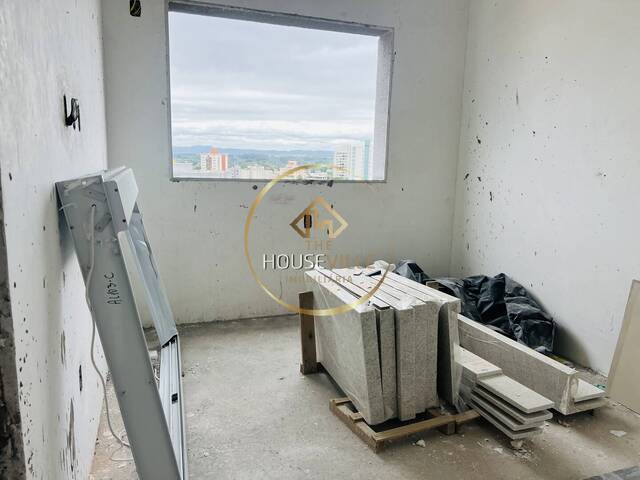 Apartamento para Venda em São José dos Campos - 3