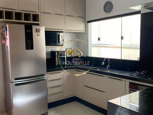 Casa para Venda em São José dos Campos - 4