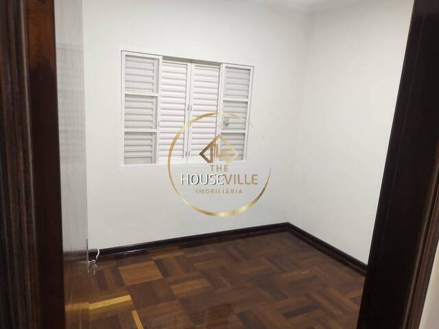 Casa para Venda em São José dos Campos - 4