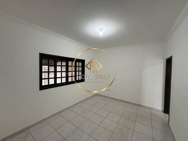Casa para Venda em São José dos Campos - 2