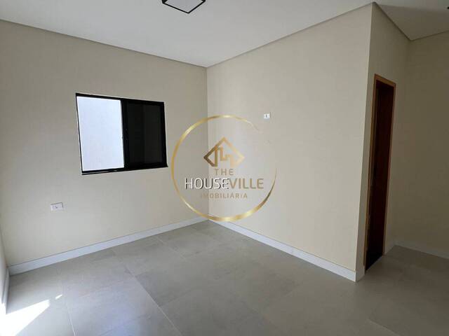 Casa para Venda em São José dos Campos - 2