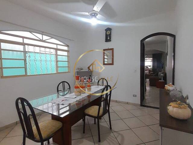 Casa para Venda em São José dos Campos - 5