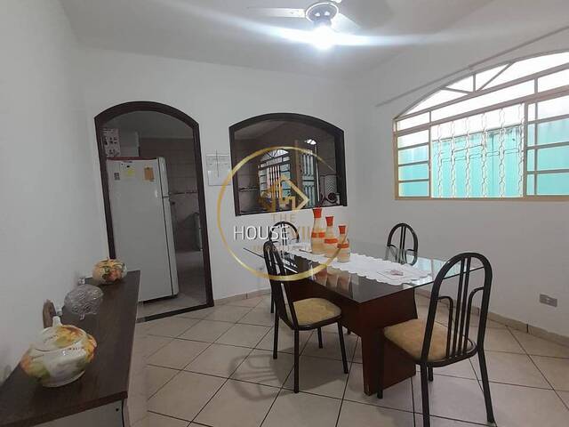 Casa para Venda em São José dos Campos - 4