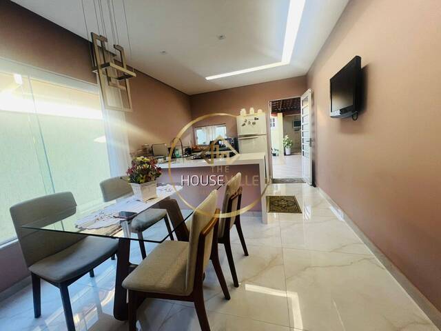 Casa para Venda em São José dos Campos - 4
