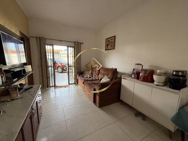 Casa para Venda em Caraguatatuba - 2