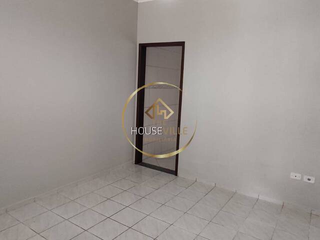 Casa para Venda em São José dos Campos - 3