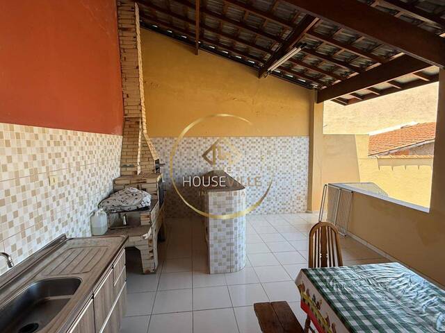 Casa para Venda em São José dos Campos - 2