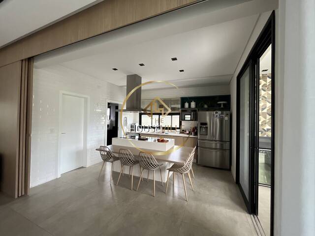 Casa para Venda em São José dos Campos - 4