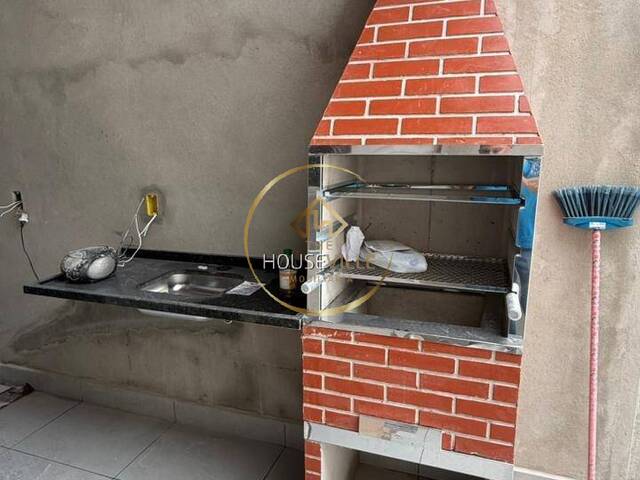 Casa para Venda em São José dos Campos - 3