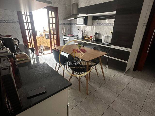 Casa para Venda em São José dos Campos - 2