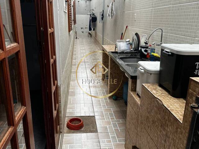 Casa para Venda em São José dos Campos - 4