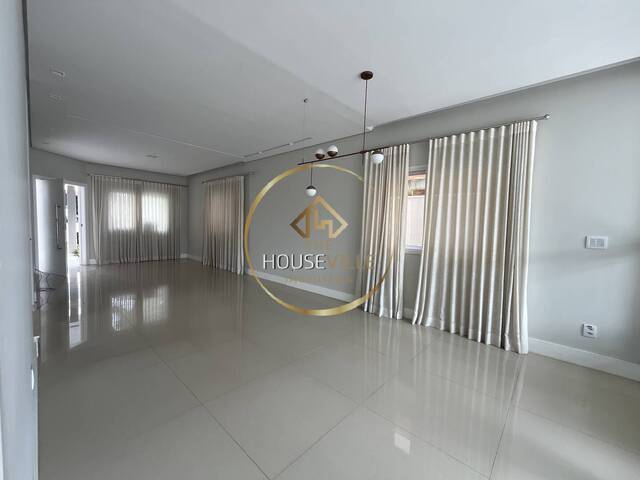 Casa em condomínio para Locação em São José dos Campos - 2