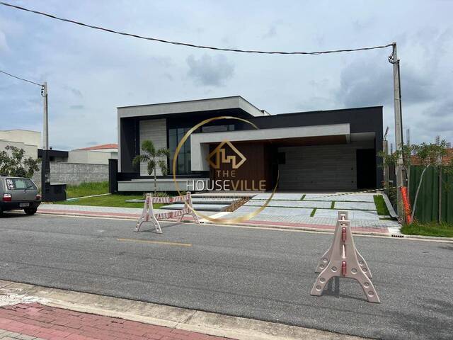 Casa para Venda em São José dos Campos - 3