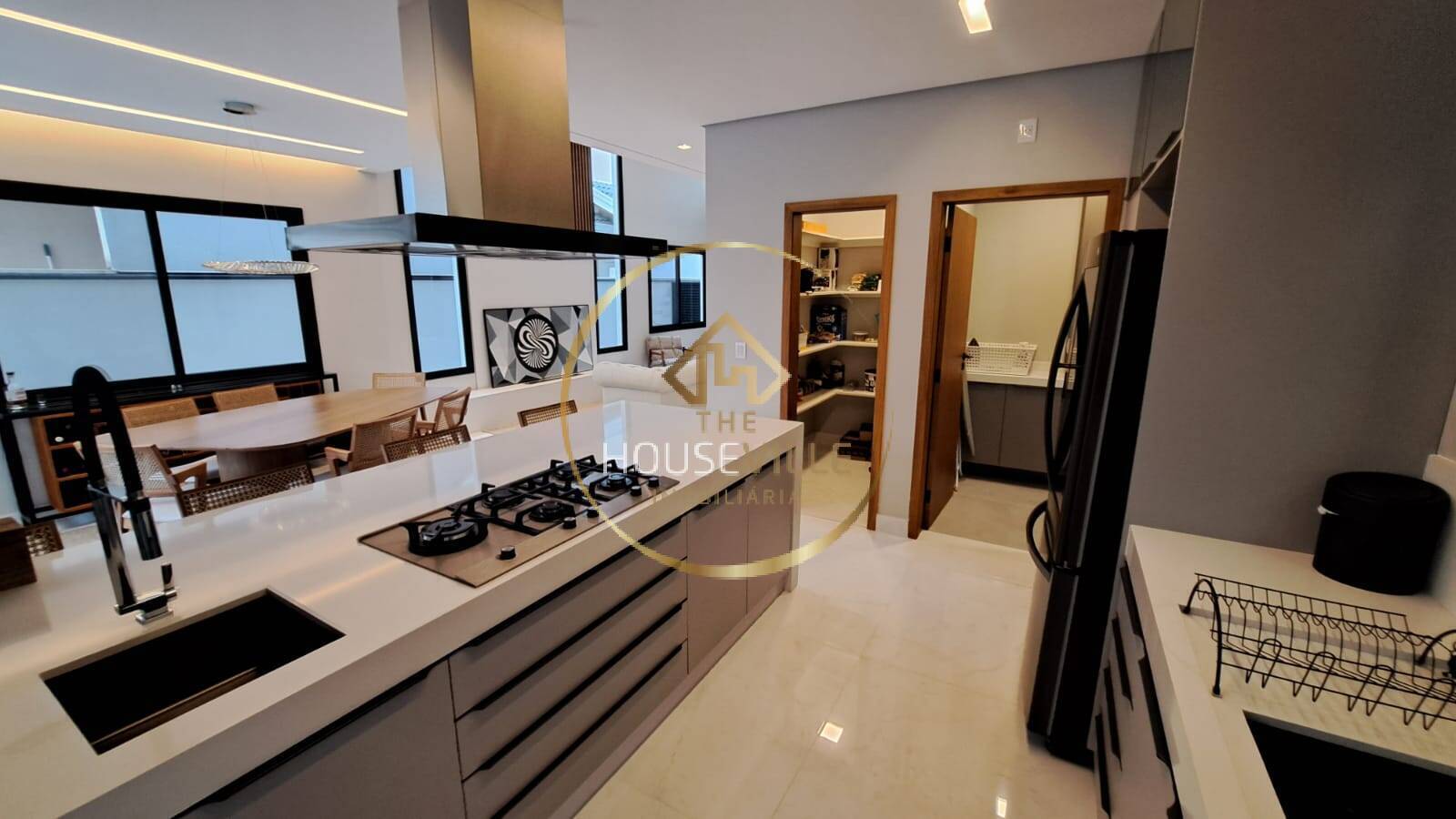 Casa de Condomínio à venda com 4 quartos, 270m² - Foto 17