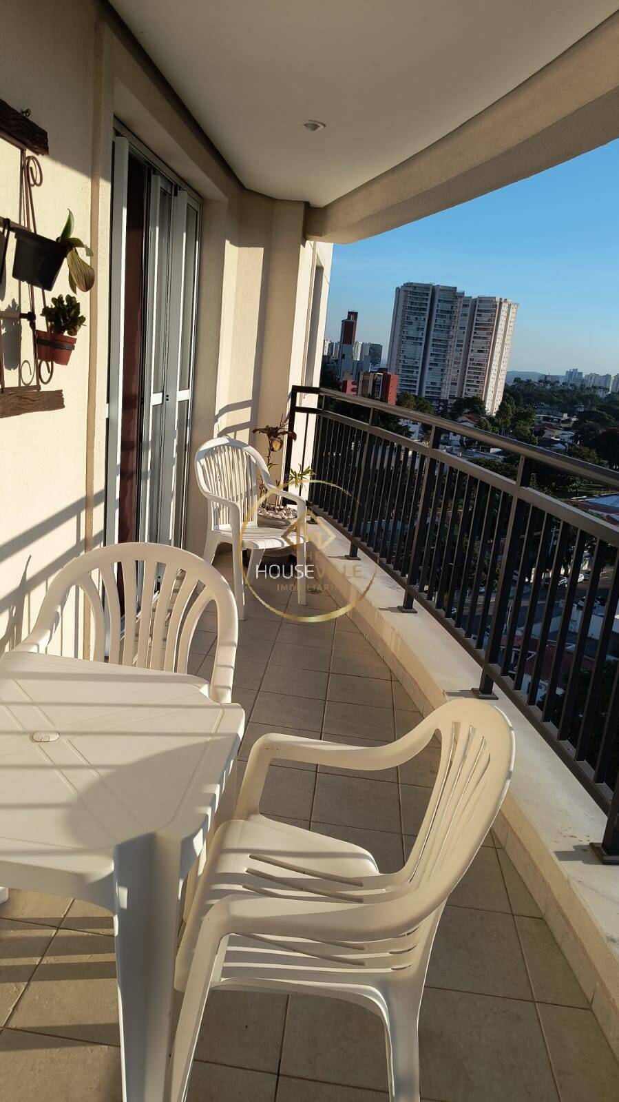 Apartamento à venda com 3 quartos, 107m² - Foto 1