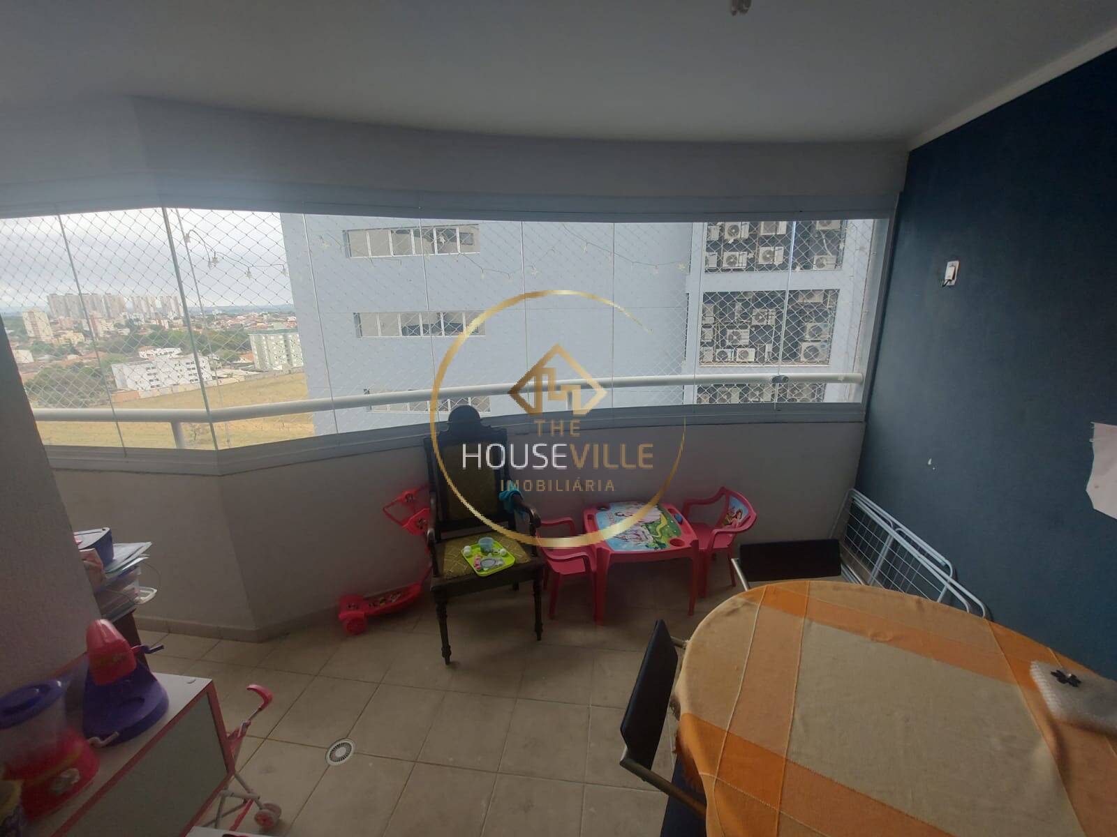 Apartamento à venda com 2 quartos, 68m² - Foto 2