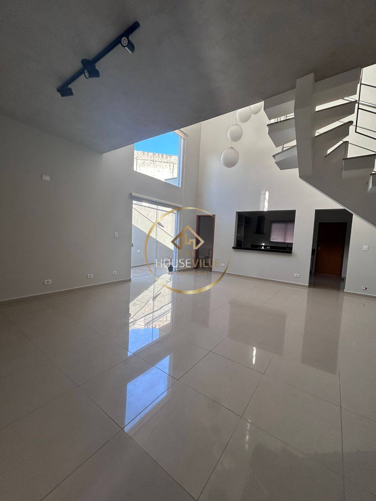 Casa de Condomínio à venda com 3 quartos, 280m² - Foto 2