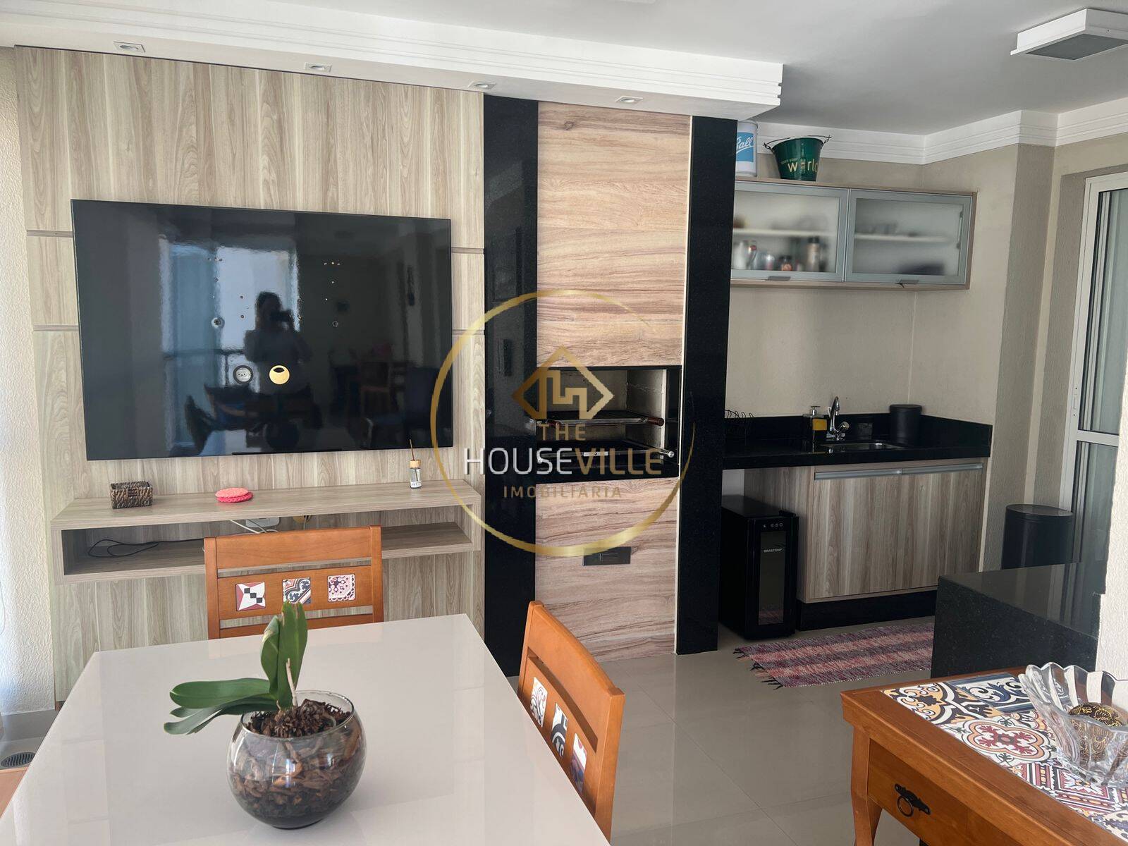 Apartamento à venda com 3 quartos, 196m² - Foto 1