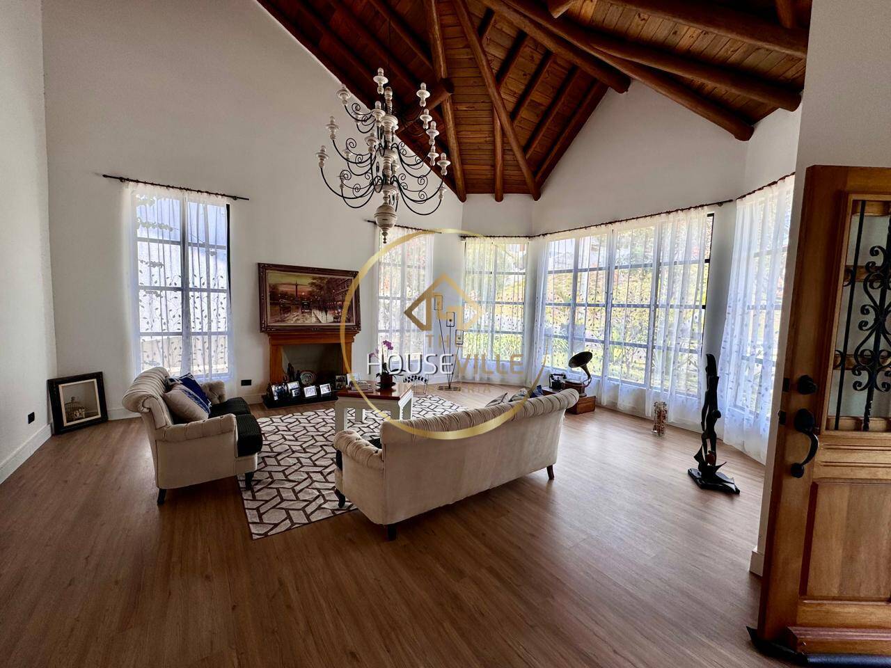 Casa de Condomínio à venda com 4 quartos, 530m² - Foto 1