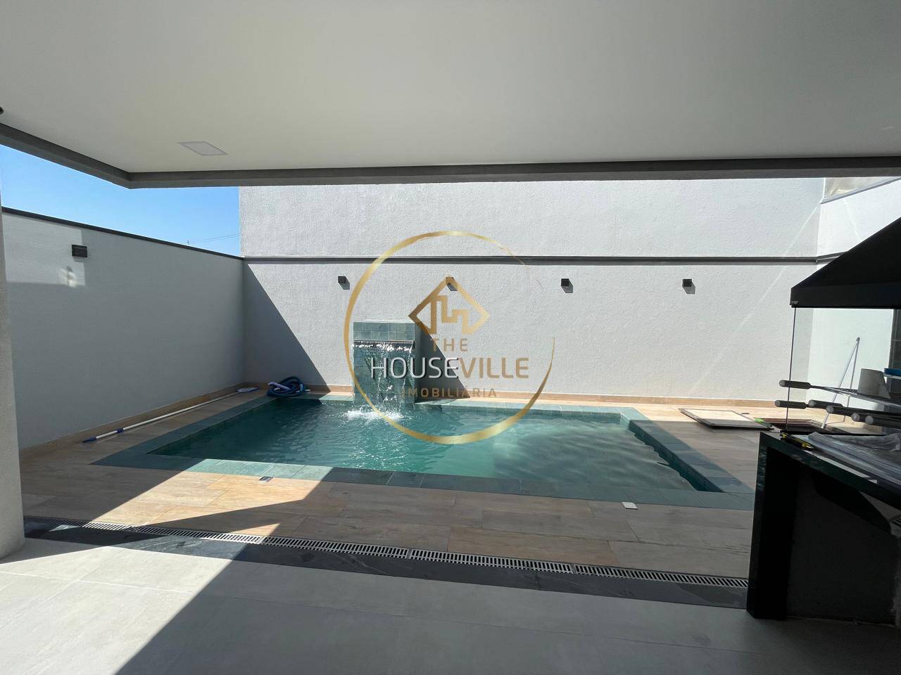 Casa de Condomínio à venda com 3 quartos, 220m² - Foto 2