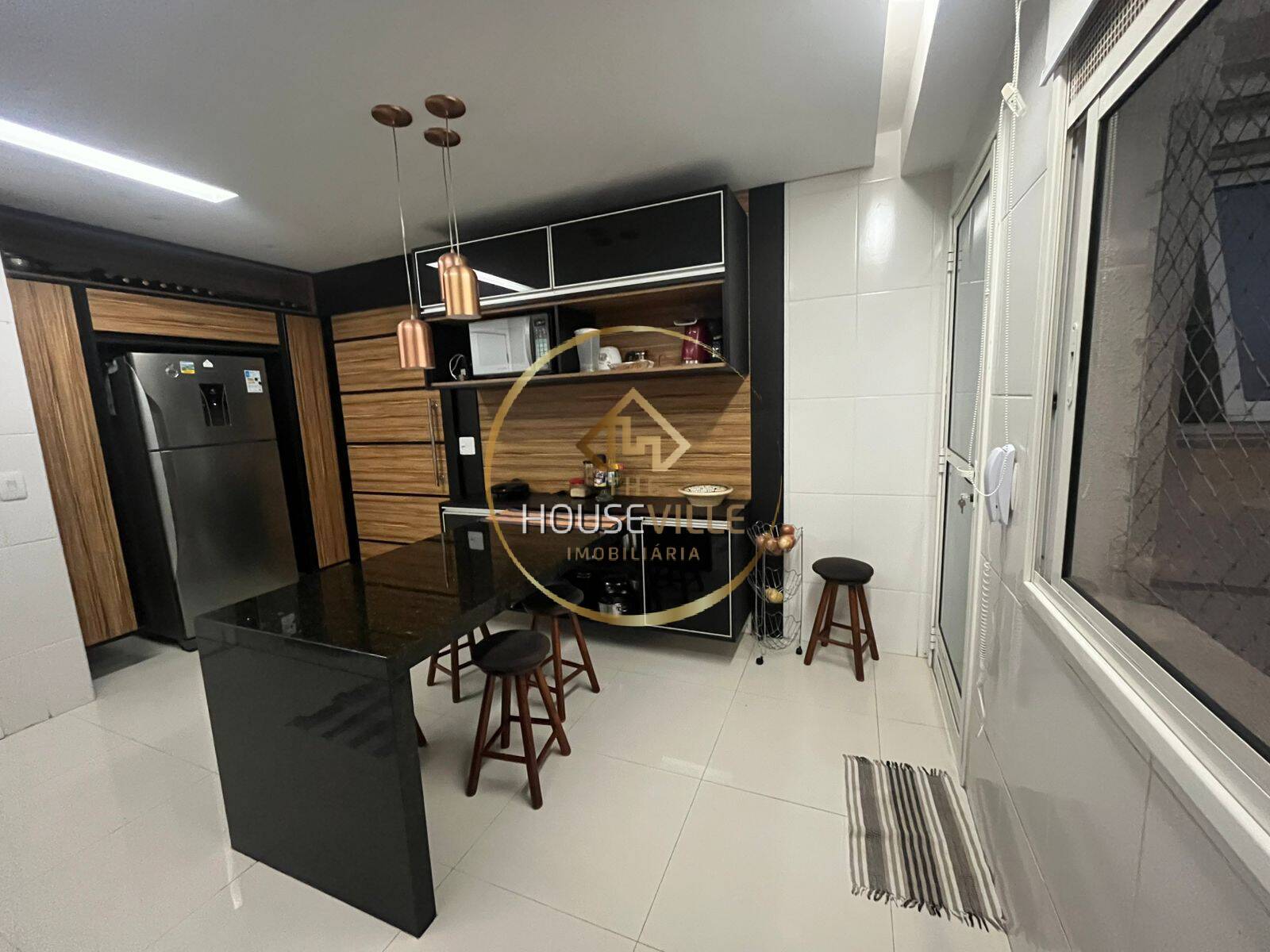 Apartamento à venda com 3 quartos, 143m² - Foto 1