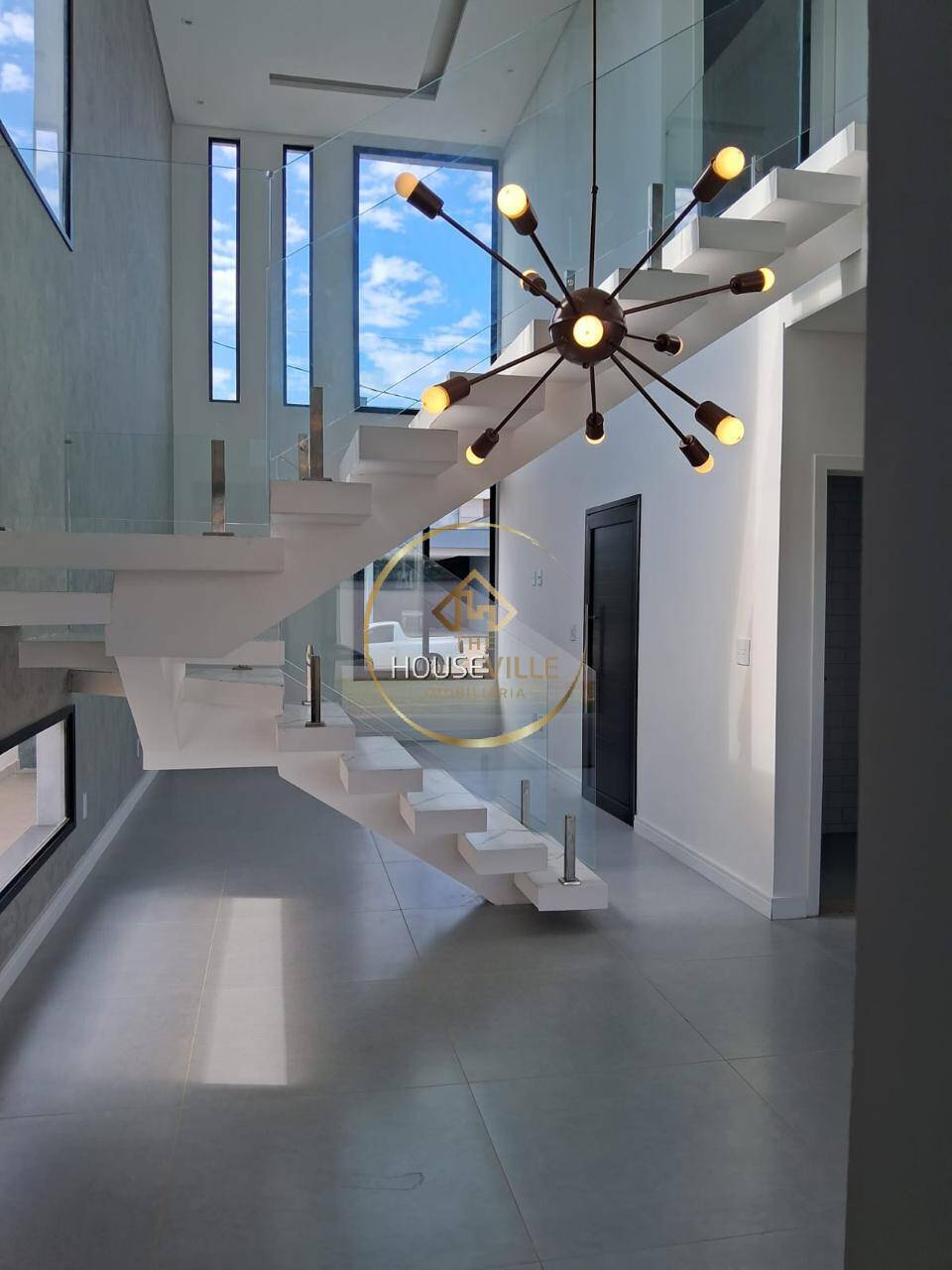 Casa de Condomínio à venda com 3 quartos, 270m² - Foto 2