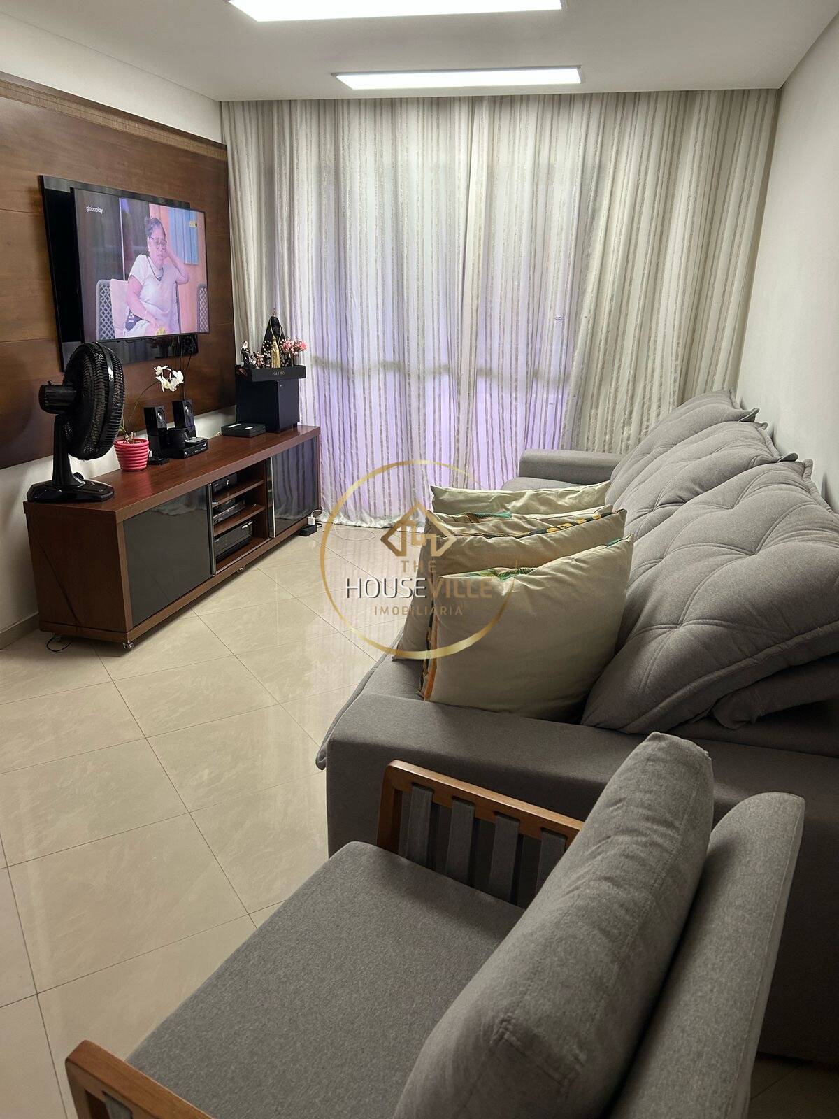 Apartamento à venda com 3 quartos, 98m² - Foto 1