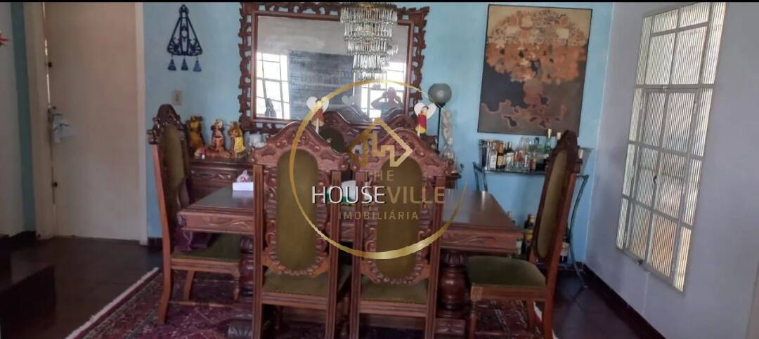 Casa à venda com 5 quartos, 250m² - Foto 10