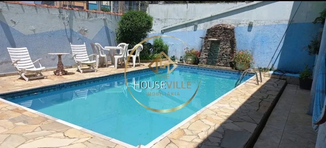 Casa à venda com 5 quartos, 250m² - Foto 2