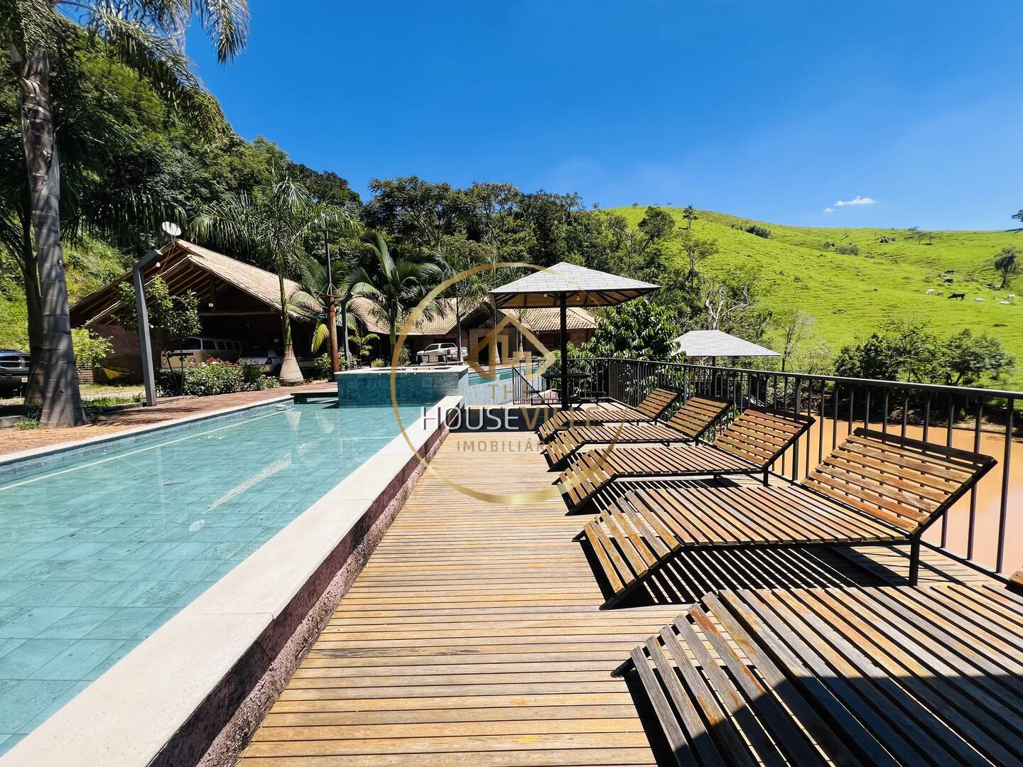 Sítio, 7 quartos, 121 m² - Foto 2