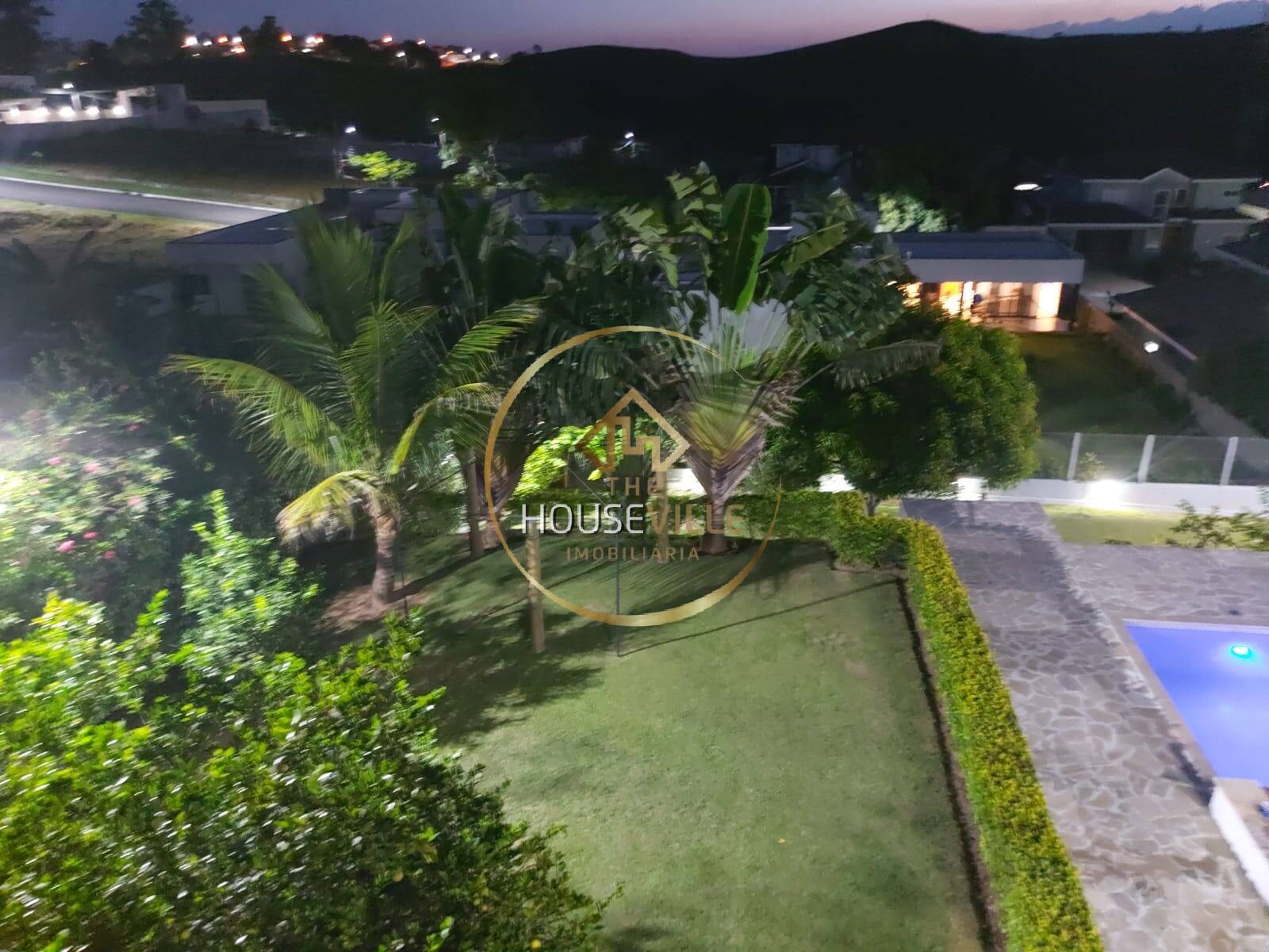 Casa à venda com 3 quartos, 300m² - Foto 9