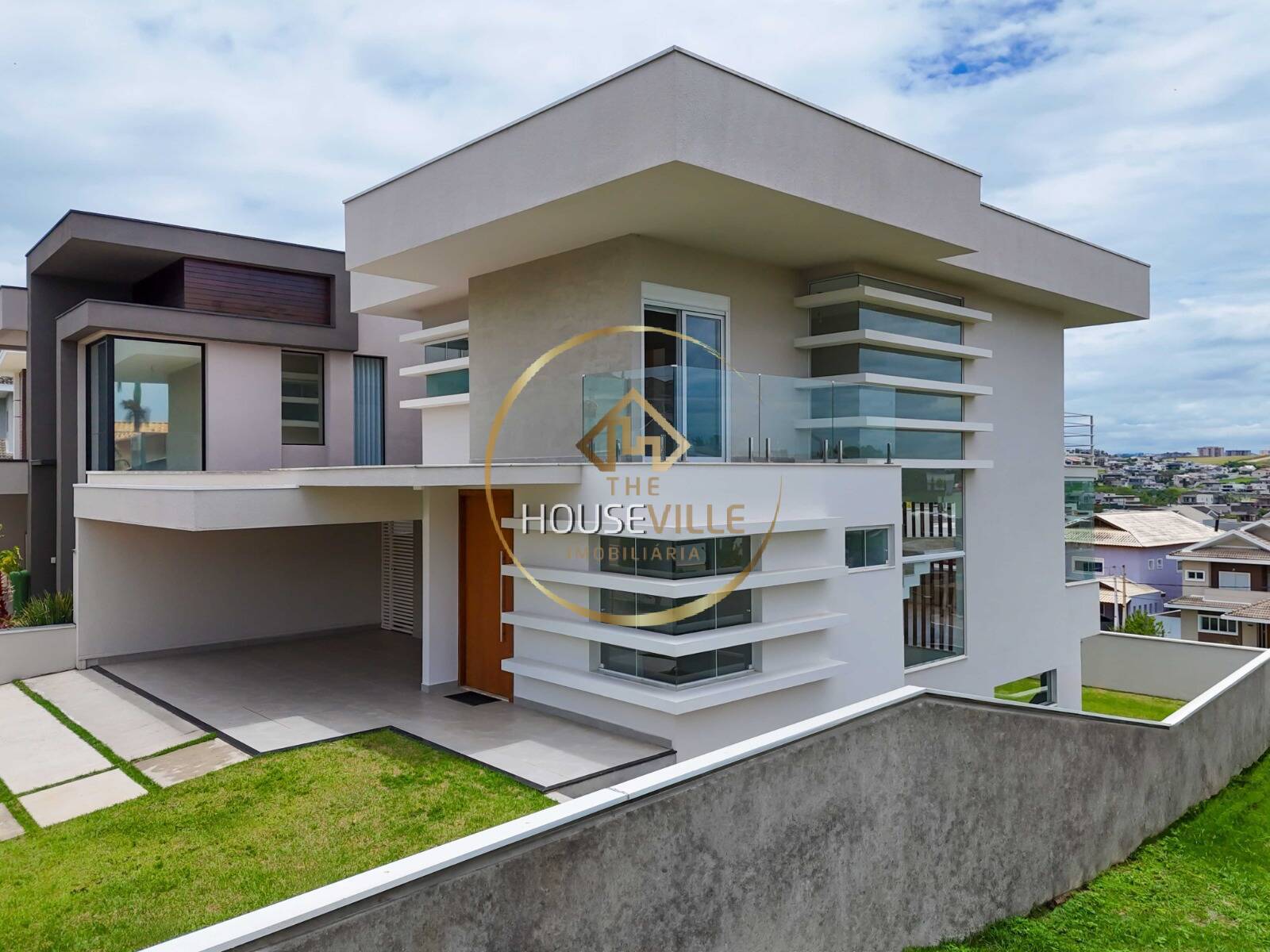 Casa de Condomínio à venda com 3 quartos, 334m² - Foto 1