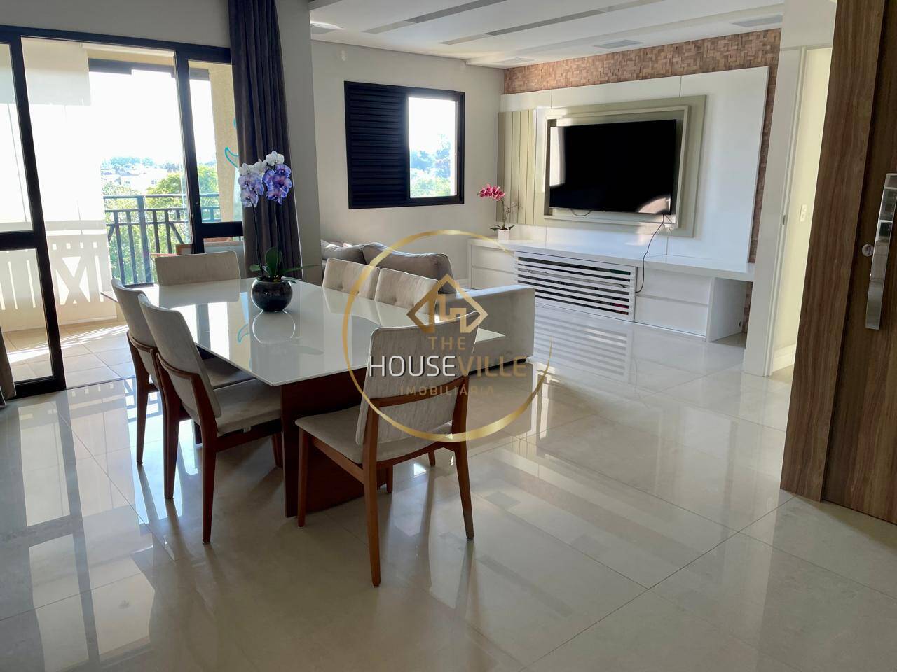Apartamento à venda com 3 quartos, 118m² - Foto 1