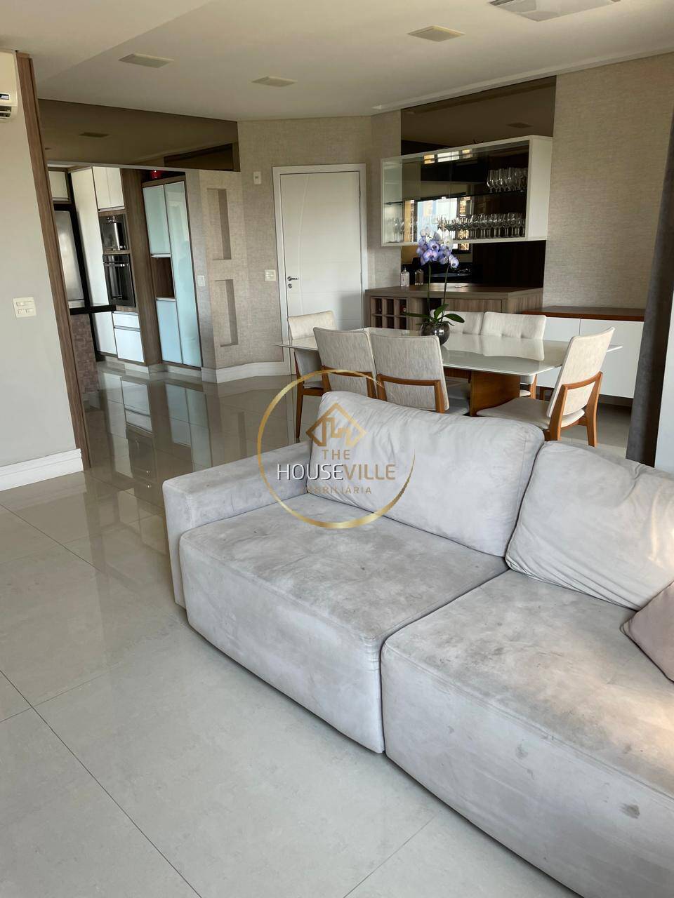 Apartamento à venda com 3 quartos, 118m² - Foto 2