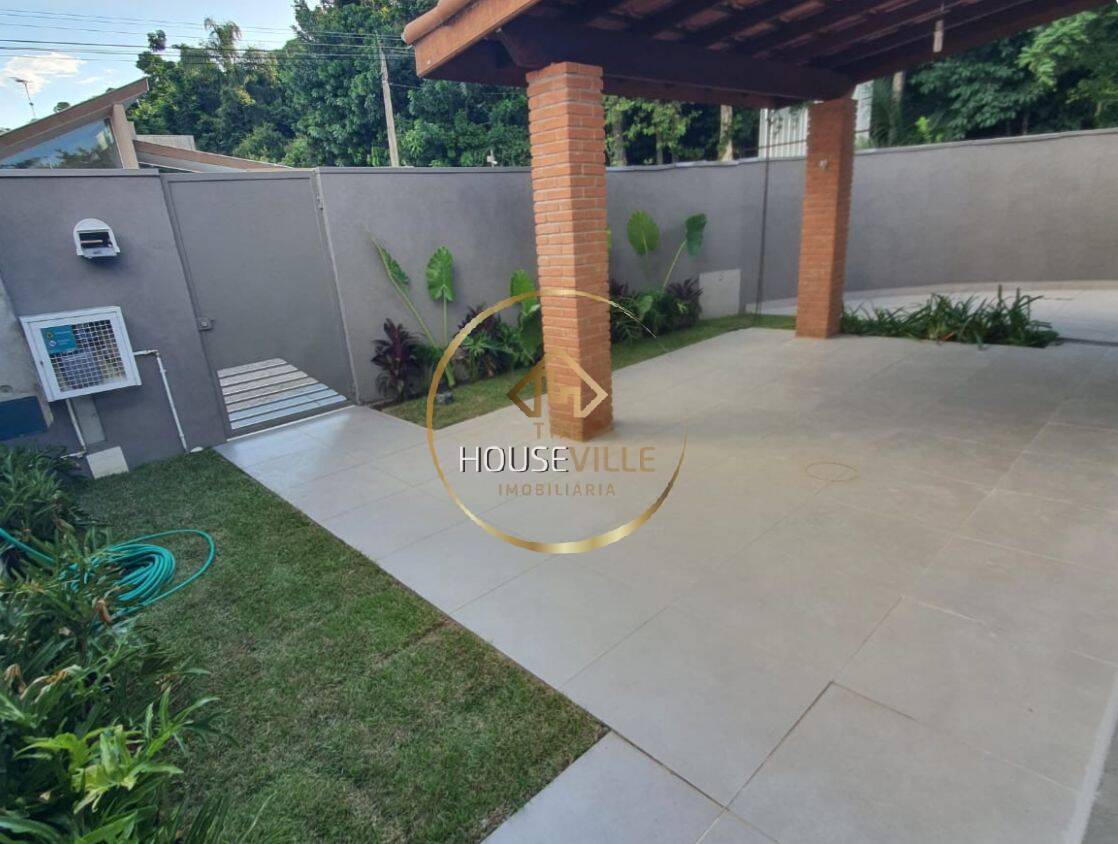 Casa de Condomínio à venda com 3 quartos, 225m² - Foto 3